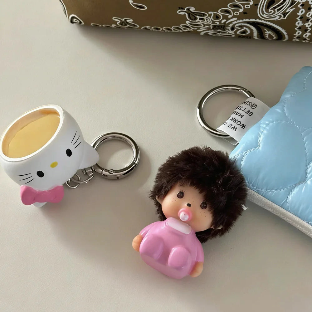 Monchhichi x Sanrio – Hello Kitty & Panda – Figurine Vinyle Porte-Clés – vue 3 | BubuKawaii