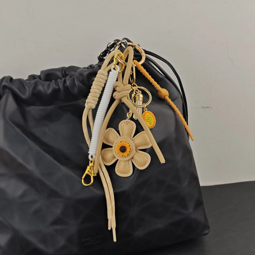 New In Leather Sunflower Bag Charms Fashionable Pendant Of Bag Braided Rope Woman Keychain Accessories Gift Wholesale – vue 4