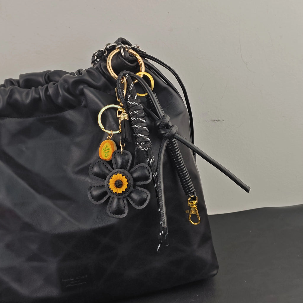 New In Leather Sunflower Bag Charms Fashionable Pendant Of Bag Braided Rope Woman Keychain Accessories Gift Wholesale – vue 6