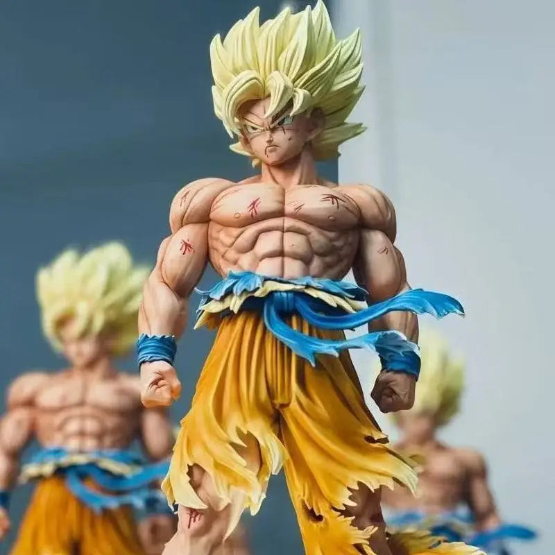 Statue Goku Super Saiyan – Base LED, têtes interchangeables – vue 6 | BubuKawaii