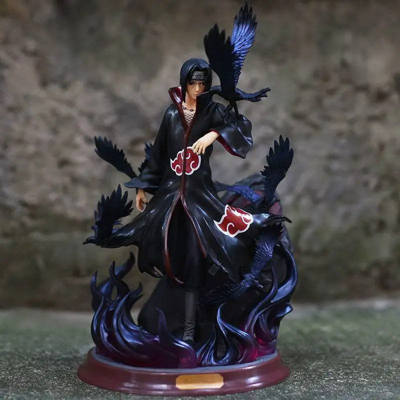 Statue Itachi Uchiha – 28 cm, corbeaux et flammes – vue 4 | BubuKawaii