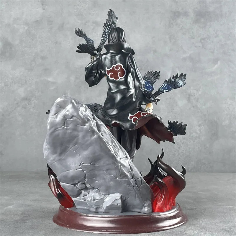 Statue Itachi Uchiha – 28 cm, corbeaux et flammes – vue 6 | BubuKawaii