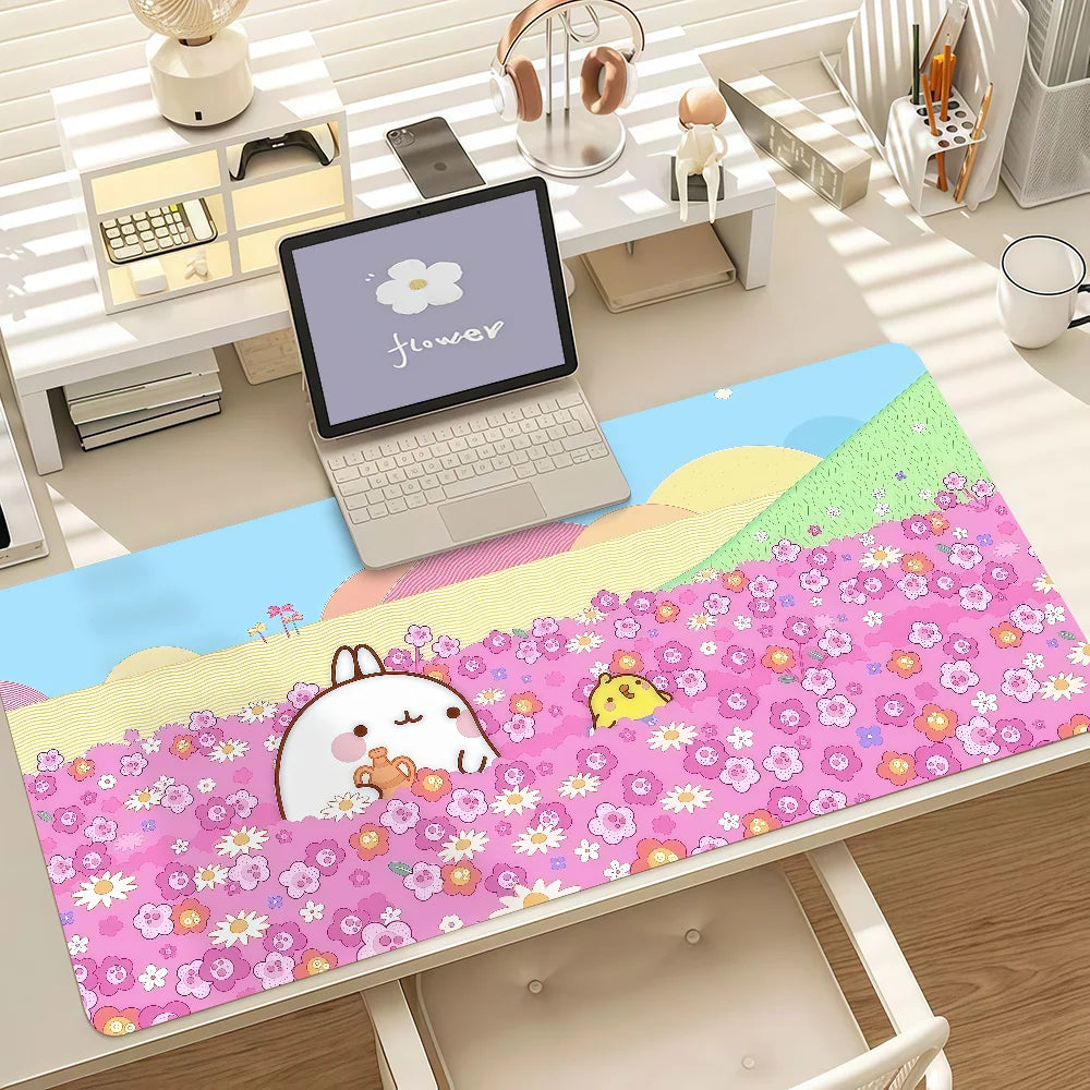 Tapis de bureau Molang – Antidérapant, bords cousus – vue 8 | BubuKawaii